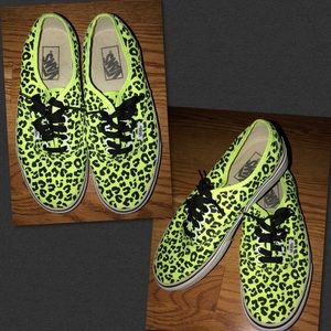 Vans EUC. Size 8 Women’s. Size 6.5 men’s.